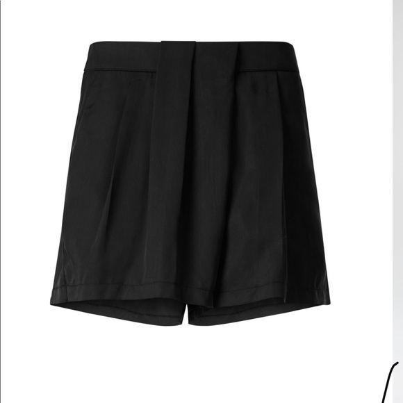 Navy Lululemon & Go Keepsake Short - Picture 5 of 8